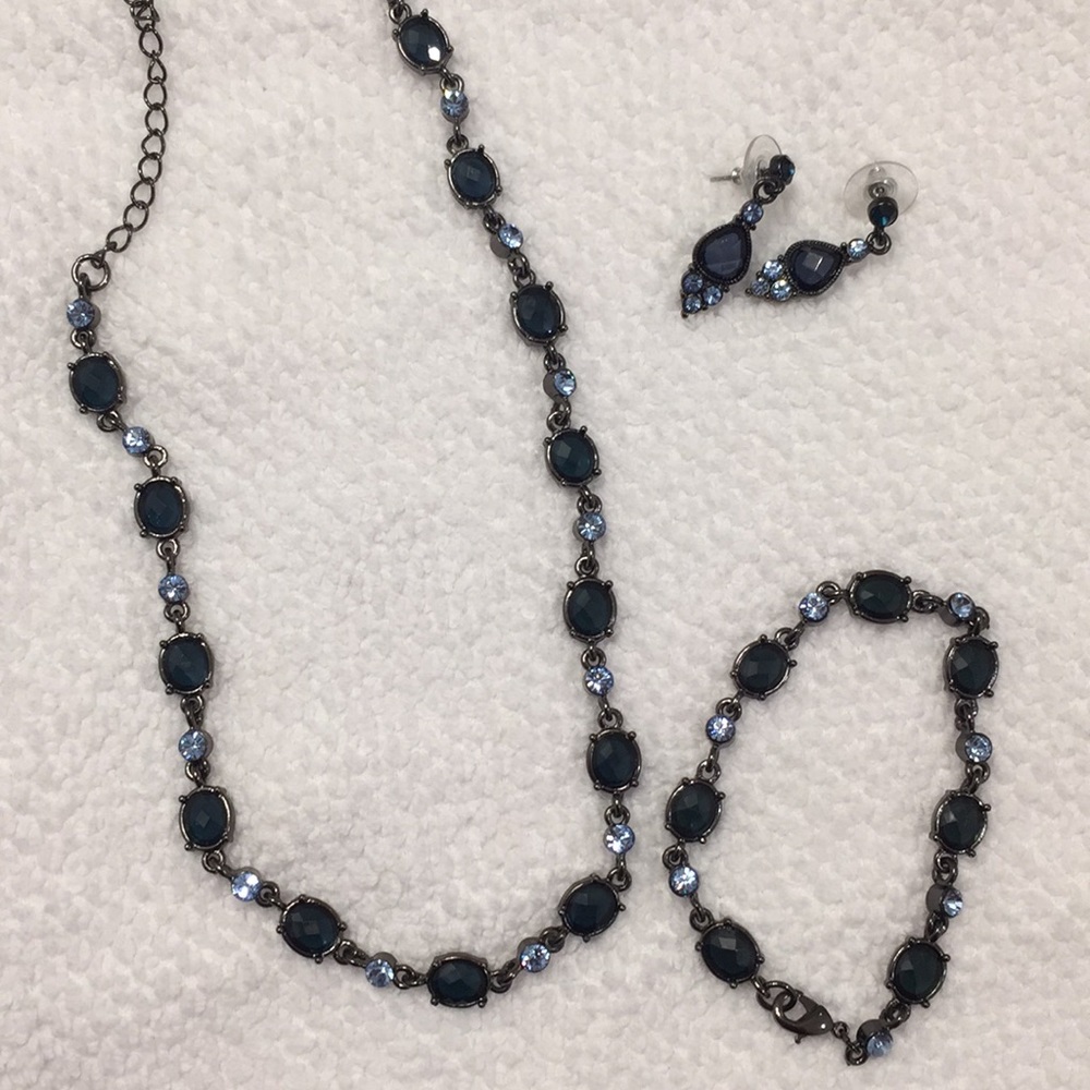 Antiqued Finish Jewelry (3 items)